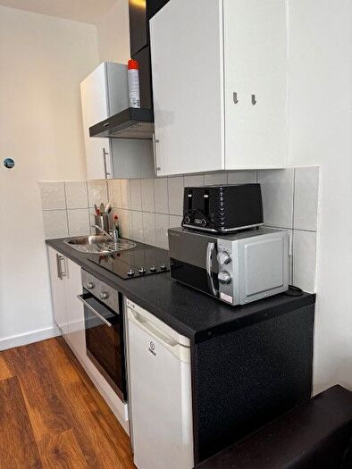 1 Bedroom Flat To Rent In Corporation Street, Dewsbury, West Yorkshire, WF13