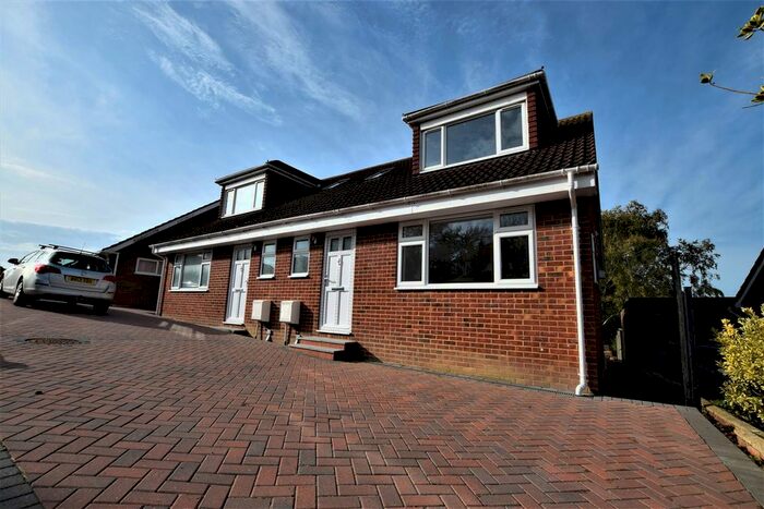 3 Bedroom Semi-Detached House To Rent In Park View, Hastings, TN34