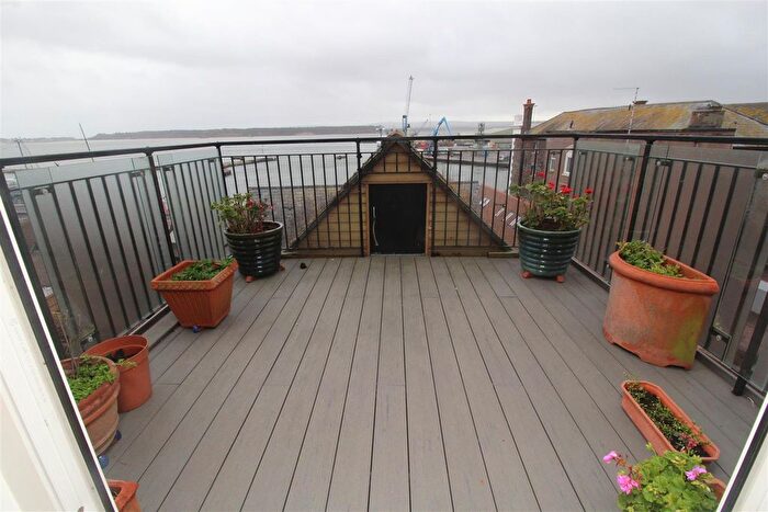 3 Bedroom Flat To Rent In Castle Street, Poole, BH15