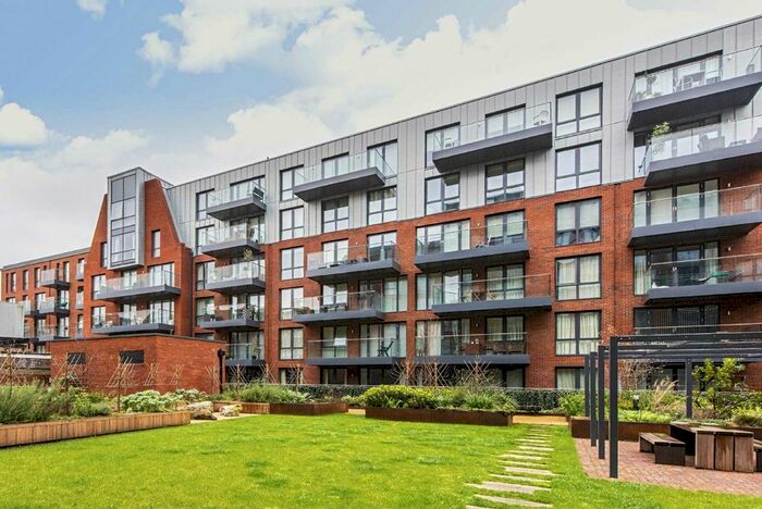 2 Bedroom Flat To Rent In Gaumont Place, London, SW2