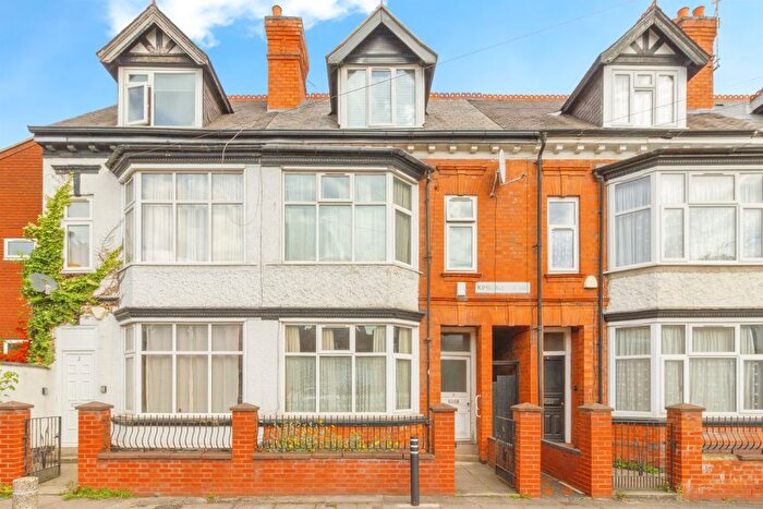 4 Bedroom Terraced House For Sale In Kimberley Road, Leicester, LE2