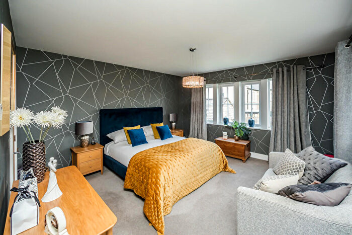 4 Bedroom Detached House For Sale In St. Johns View, Northowram, Halifax, HX3