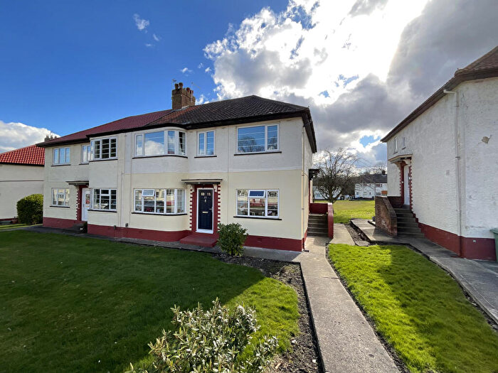 2 Bedroom Apartment For Sale In Redesdale Gardens, Adel, Leeds, West Yorkshire, LS16