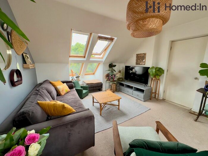 2 Bedroom Flat For Sale In The Limes, Horsham Road, BN14