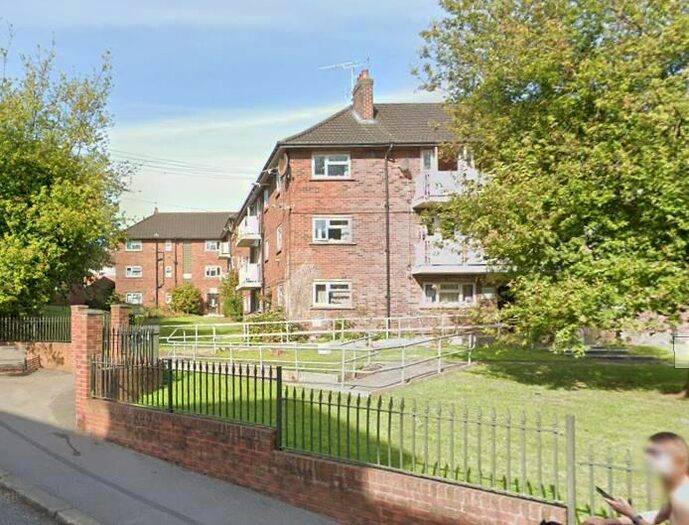 2 Bedroom Flat To Rent In Beverley Court, Farsley, Pudsey, LS28