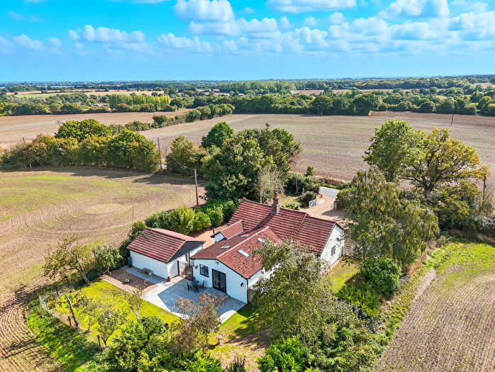 2 Bedroom Bungalow For Sale In Ship Road, West Hanningfield, CM2