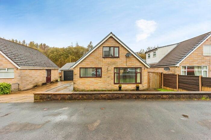 3 Bedroom Detached House For Sale In Garth Edge, Whitworth, Rochdale, OL12