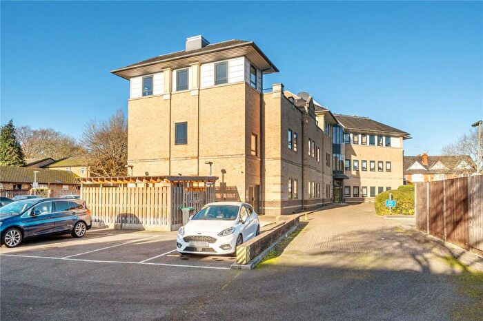 2 Bedroom Apartment For Sale In Maybury Close, Frimley, Camberley, Surrey, GU16