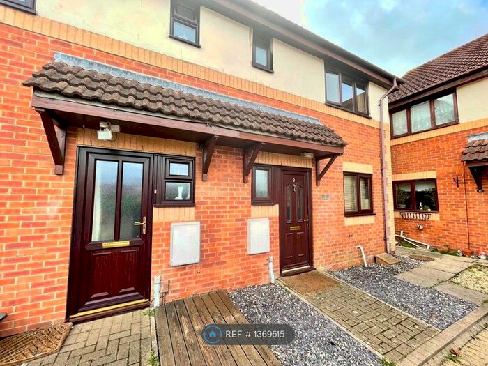 3 Bedroom End Of Terrace House To Rent In Meadow Close, Westbury, BA13