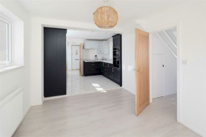 3 Bedroom Semi-Detached House To Rent In Horselees Road, Boughton-under-Blean, ME13