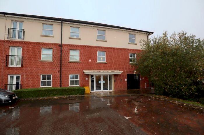 3 Bedroom Apartment To Rent In Olsen Rise, Lincoln, LN2