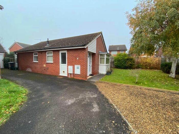 2 Bedroom Bungalow To Rent In Oak Close, Little Stoke, Bristol, BS34