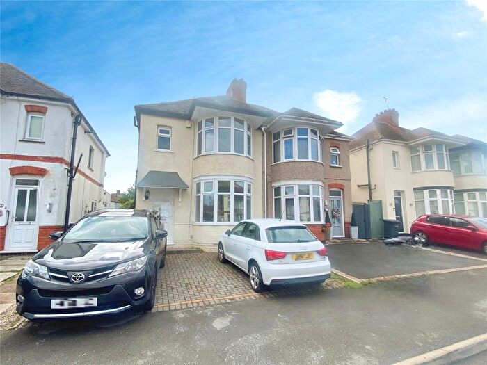 3 Bedroom Semi-Detached House To Rent In Ryde Avenue, Nuneaton, Warwickshire, CV10