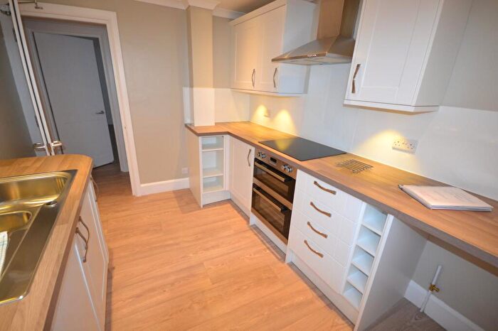 2 Bedroom Apartment To Rent In High Street, Cowes, PO31