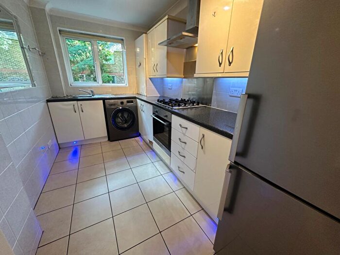 2 Bedroom Flat To Rent In Surrey Road, Poole, BH12