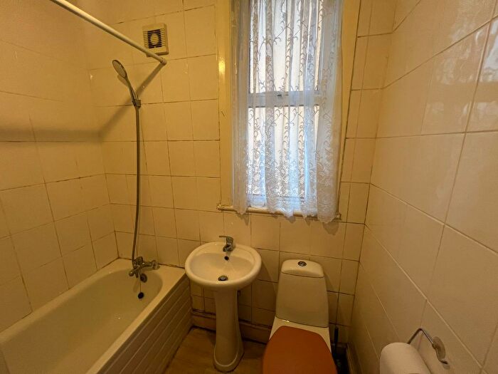 1 Bedroom Flat To Rent In Windsor Road, London, E10