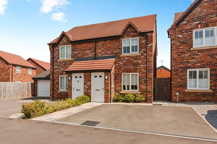 2 Bedroom Semi-Detached House For Sale In Chillingham Road, Winsford, CW7