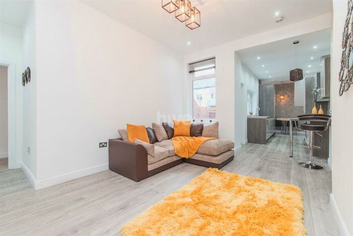 2 Bedroom Flat To Rent In Balmoral Terrace, Heaton, Newcastle Upon Tyne, NE6