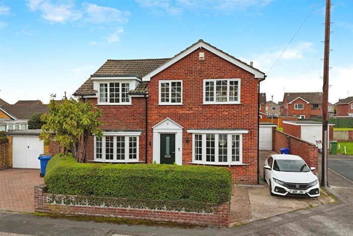 4 Bedroom Detached House For Sale In Yewtree Drive, Hull, HU5