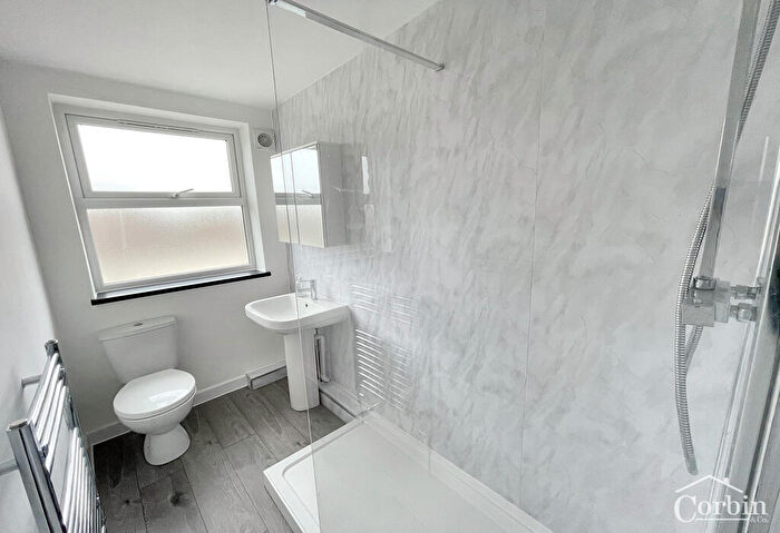 1 Bedroom Apartment For Sale In Caledonian Court, Bournemouth, Dorset, BH1