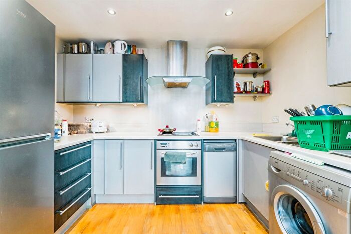 2 Bedroom Flat For Sale In Landmark Place, Cardiff, CF10
