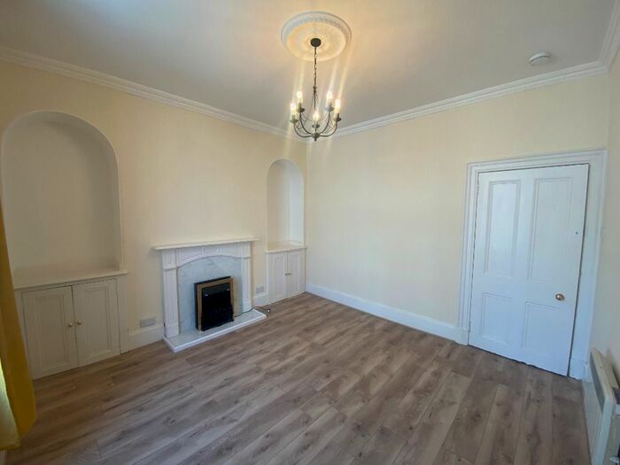 1 Bedroom Flat To Rent In Esslemont Avenue, Aberdeen, AB25