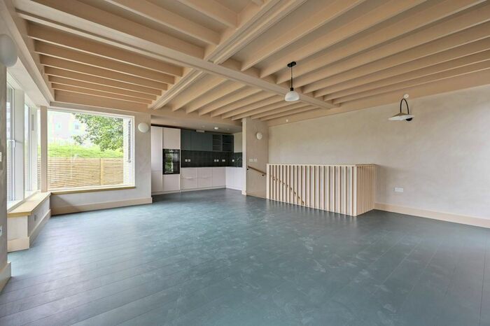 3 Bedroom Semi-Detached House To Rent In Palace Road, Streatham Hill, London, SW2