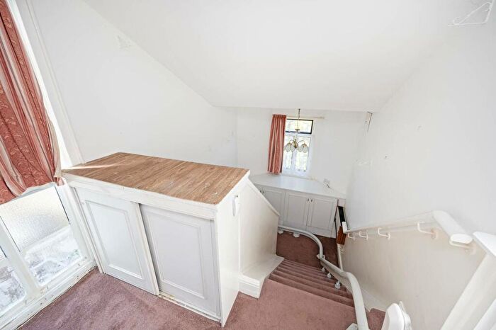 2 Bedroom Flat For Sale In Church Road, Leyton, London, E10