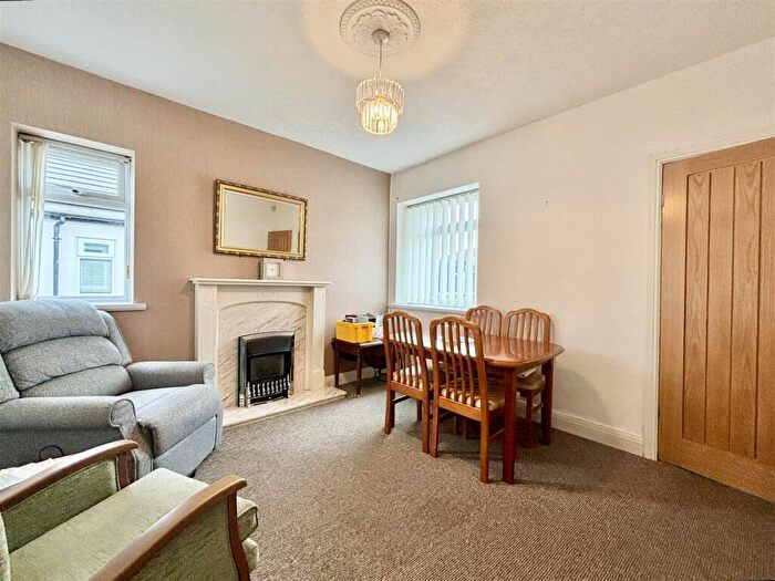 2 Bedroom Semi-Detached Bungalow For Sale In Thornton Road, Thornton, Bradford, BD13