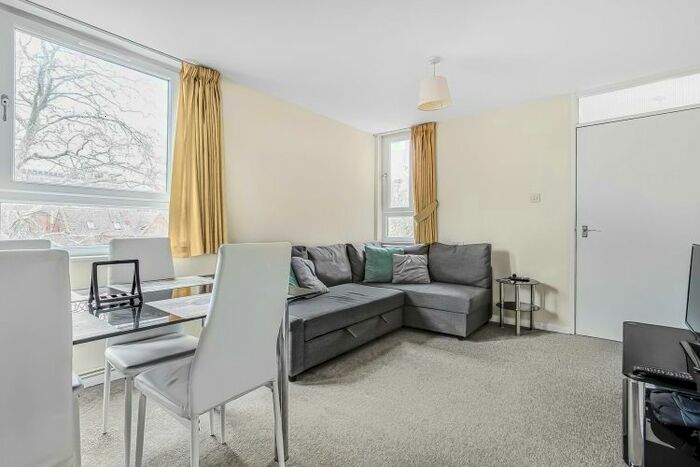 1 Bedroom Flat To Rent In More Close, London, W14