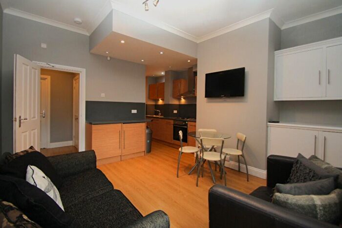 3 Bedroom Flat To Rent In (pppw) Thornleigh Road, Newcastle Upon Tyne, NE2