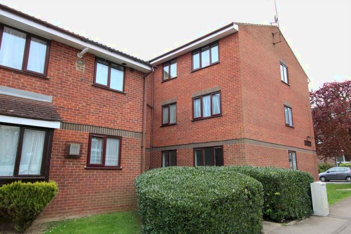 2 Bedroom Flat To Rent In Hadley Road, New Barnet, EN5
