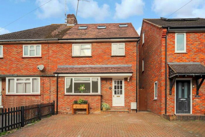 4 Bedroom Semi-Detached House To Rent In Goldfield Road, Tring, HP23