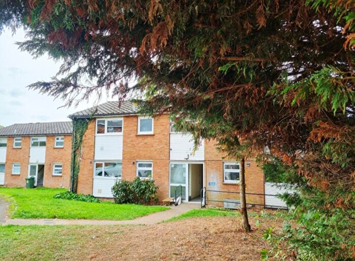 1 Bedroom Apartment To Rent In Tennyson Road, St Albans, AL2
