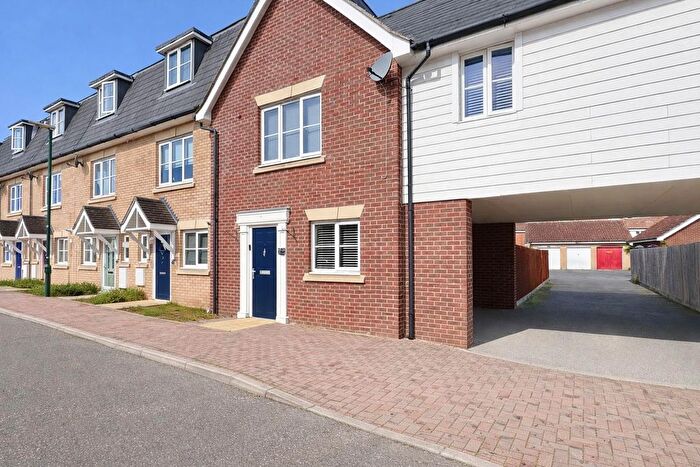 3 Bedroom Link Detached House For Sale In Chestnut Avenue, Great Notley, Braintree, CM77