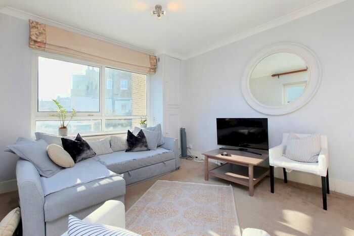 2 Bedroom Flat To Rent In Hurlingham Road, Fulham, London, SW6