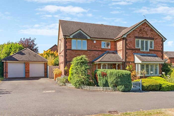 5 Bedroom Detached House For Sale In Larch Avenue, St Ippolyts, Hitchin, SG4