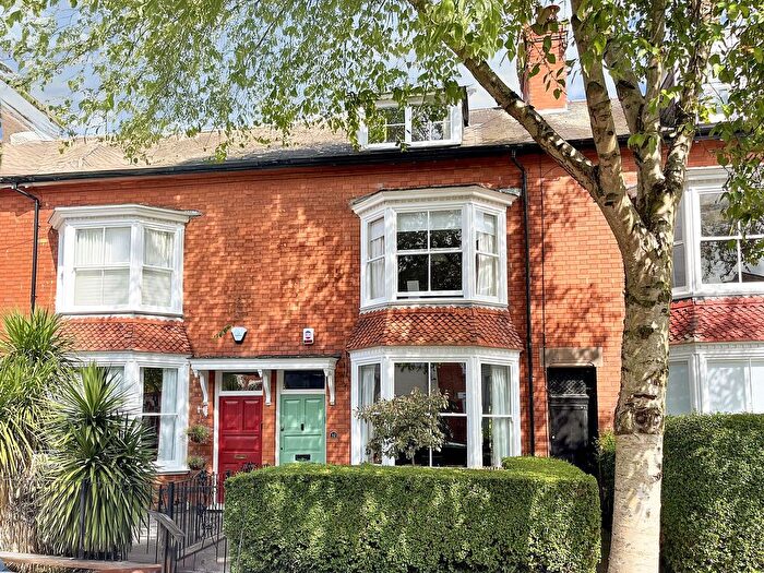 4 Bedroom Terraced House For Sale In West Avenue, Leicester, LE2