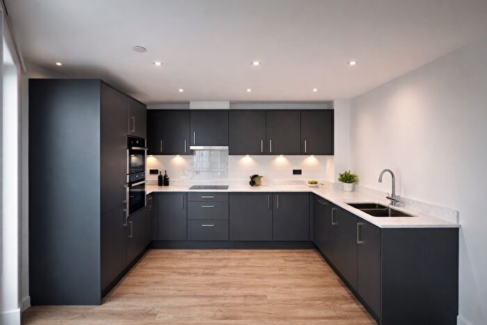 3 Bedroom Flat To Rent In Luxury Bed Penthouse | Brand New Building | Parking, Balcony & High-Spec Finishes - The Avebury, BH1