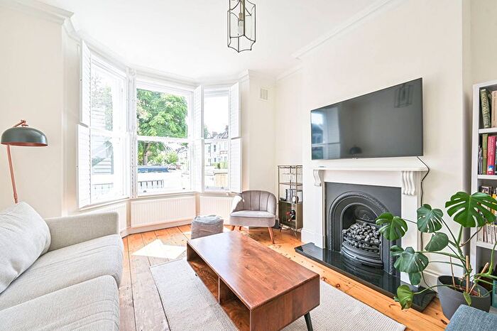 2 Bedroom Flat To Rent In Donaldson Road, Queen's Park, London, NW6
