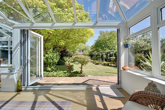 4 Bedroom Detached House For Sale In Catisfield Road, Fareham, PO15