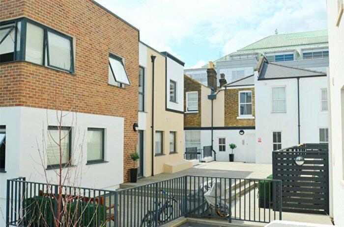 2 Bedroom Duplex To Rent In Manor Place, Sutton, SM1