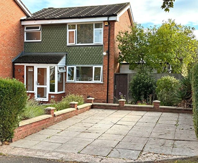 3 Bedroom End Of Terrace House For Sale In Kelsull Croft, Birmingham, B37
