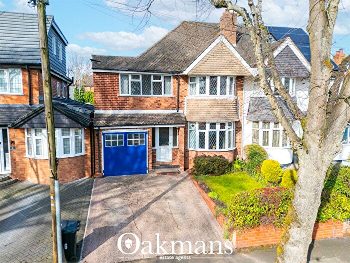 3 Bedroom Semi Detached House For Sale In Dene Hollow, Birmingham, West Midlands, B13