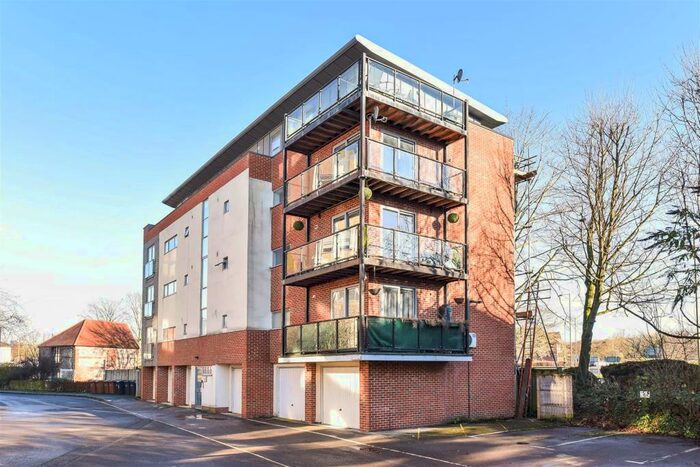 2 Bedroom Flat To Rent In Suffolk Road, Andover, SP10