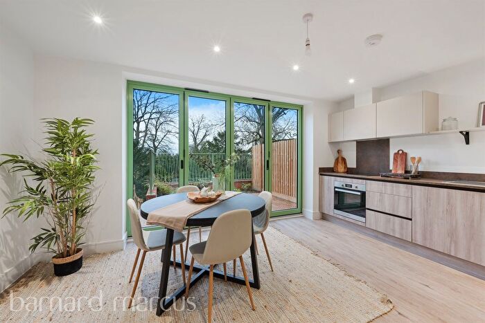 4 Bedroom Terraced House For Sale In Bradmore Way, Coulsdon, CR5