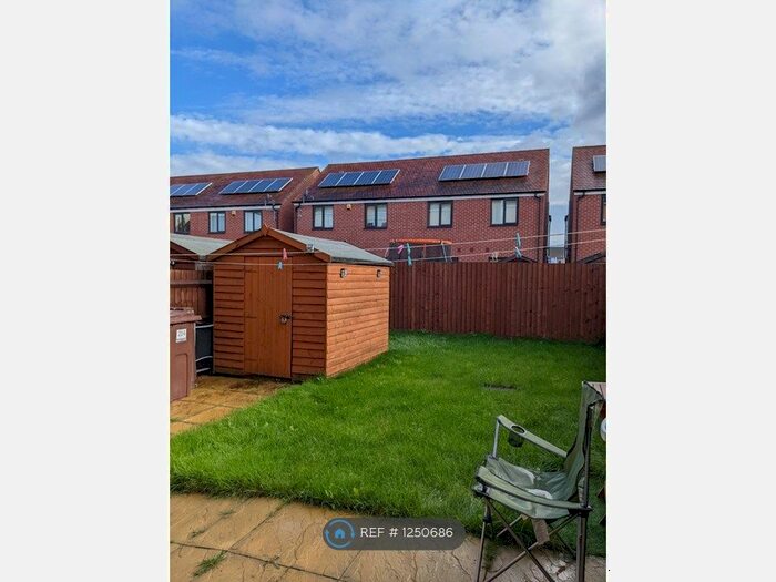 5 Bedroom Semi-Detached House To Rent In Arisdale Avenue, South Ockendon RM15