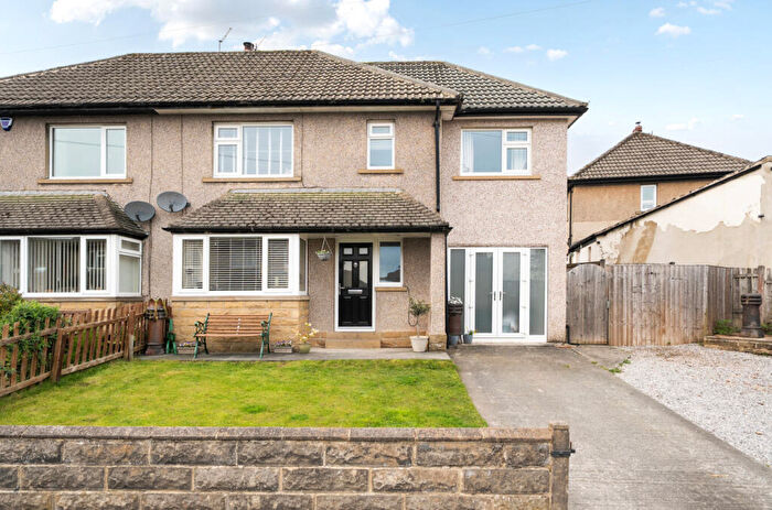 4 Bedroom Semi Detached House For Sale In Laithe Close, Silsden, Keighley, West Yorkshire, BD20