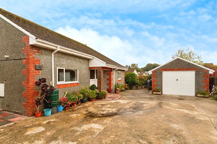 2 Bedroom Detached Bungalow For Sale In Aysshton Gardens, Callington, PL17