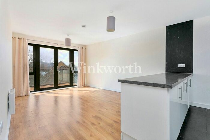 2 Bedroom Flat To Rent In Arc Court, Friern Barnet Road, London, N11